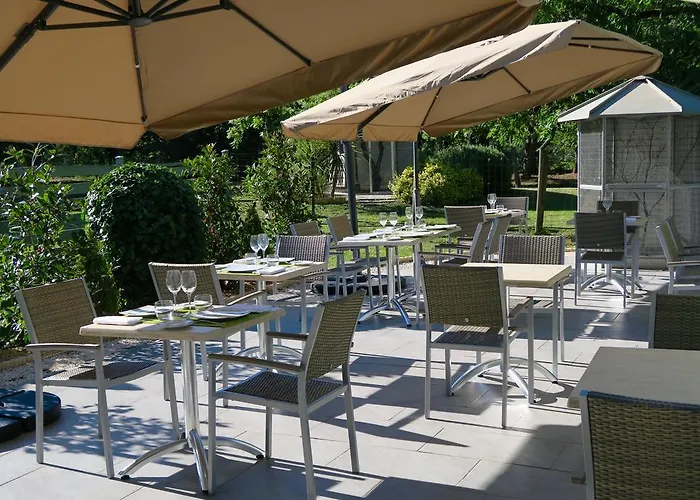 Le Pavillon De Aubin Hotel 3*