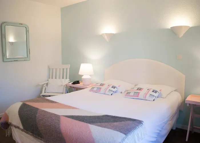 Hotel Le Pavillon De Aubin 3*