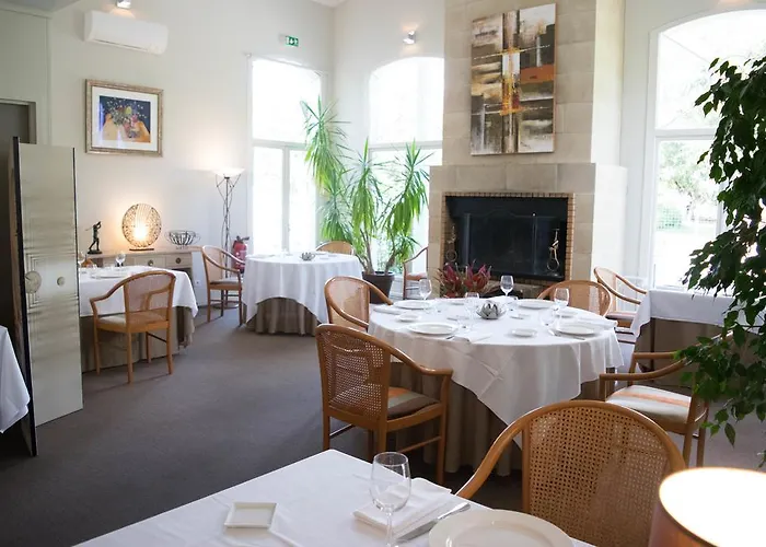Hotel Le Pavillon De Aubin 3*